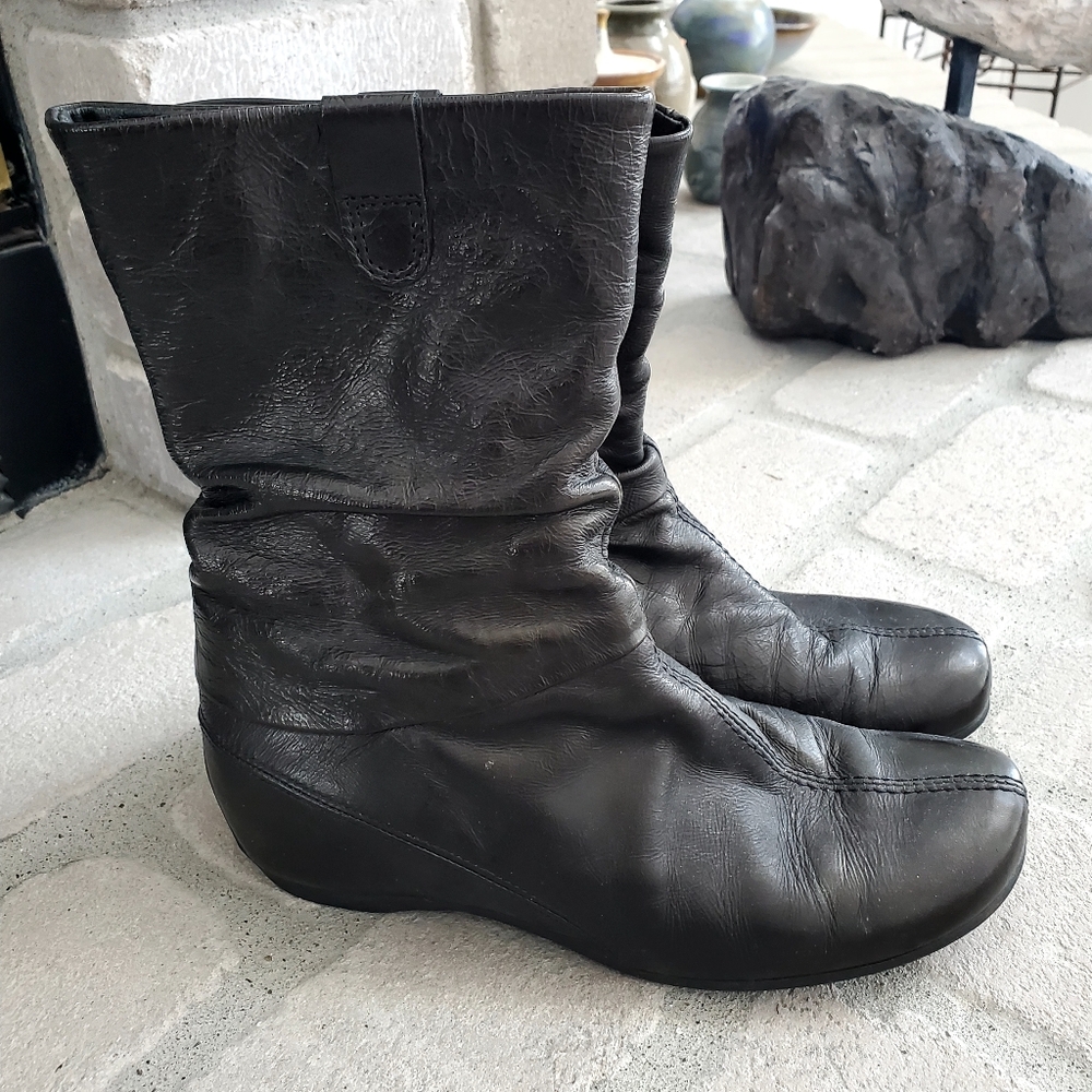 Wolky Wedge Size 38 (USA 7) Wedge Leather Ankle Boots. EUC W/box. Retailed $250